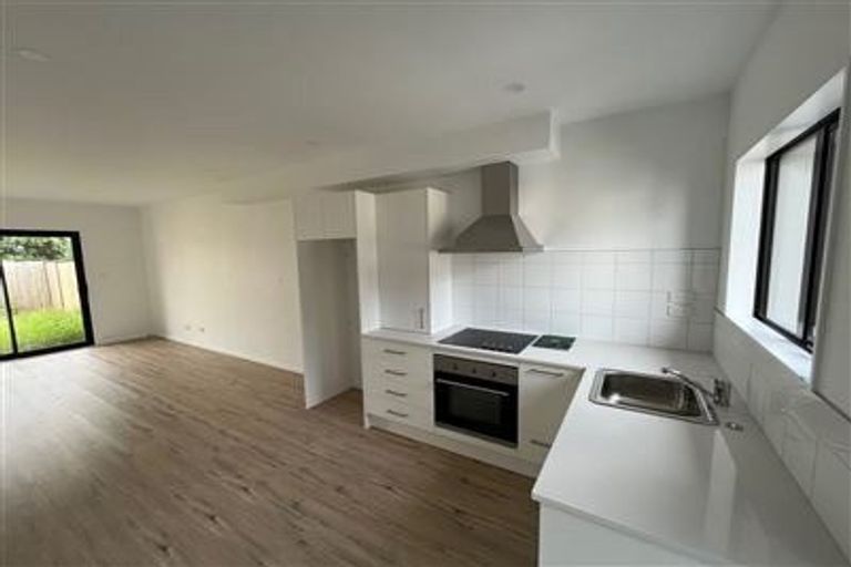 Photo of property in 3 Eileen Newey Place, Henderson, Auckland, 0612