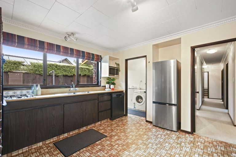 Photo of property in 18 Hawkswood Place, Avonhead, Christchurch, 8042