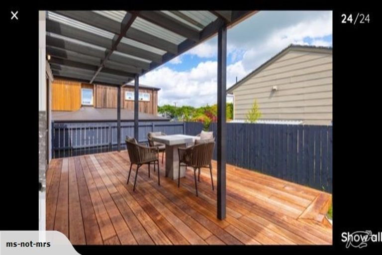 Photo of property in 2/17 Oliver Street, Point Chevalier, Auckland, 1022