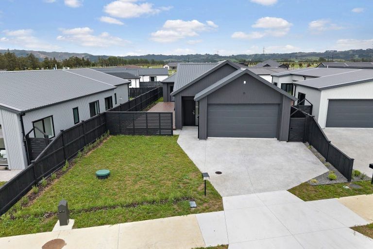 Photo of property in 11 Arahi Road, Clevedon, 2582