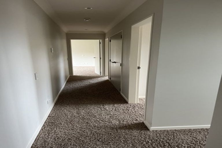 Photo of property in 10 Sun Valley Way, Wainuiomata, Lower Hutt, 5014