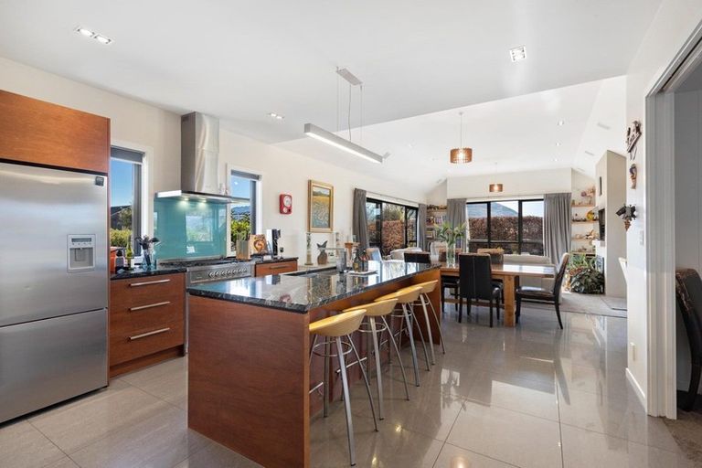 Photo of property in 4 Caithness Court, Jacks Point, Queenstown, 9371