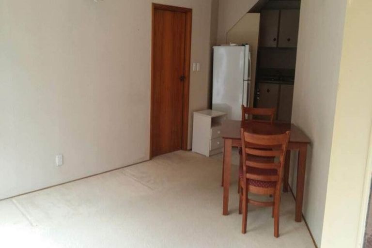 Photo of property in 166 Chelsea View Drive, Chatswood, Auckland, 0626