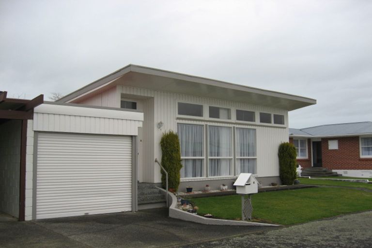 Photo of property in 6 Royal Place, Levin, 5510