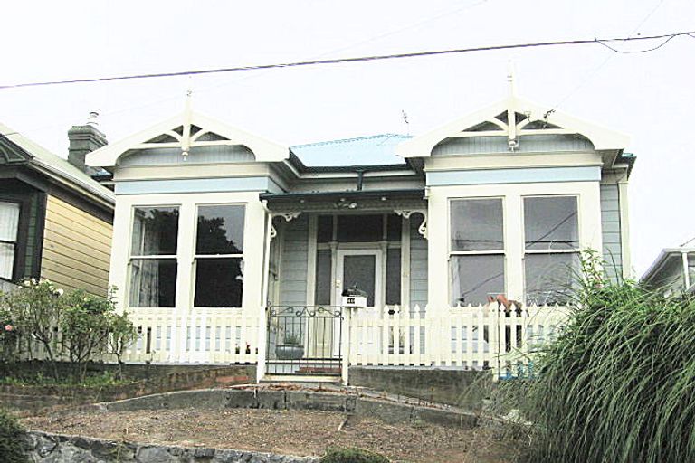 Photo of property in 49 Te Wharepouri Street, Berhampore, Wellington, 6023