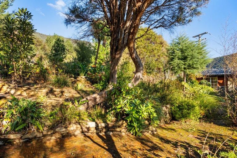 Photo of property in 165 Boons Valley Road, Waikawa, Picton, 7220