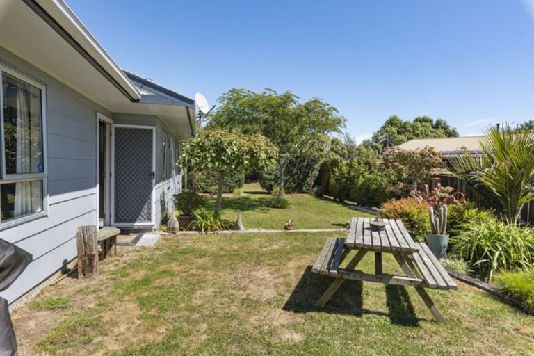 Photo of property in 17 Grenville Street, Levin, 5510
