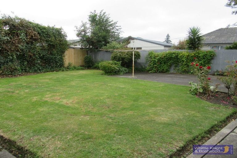 Photo of property in 4 Fairmile Place, Russley, Christchurch, 8042