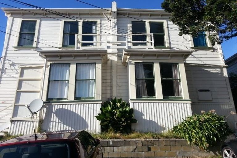 Photo of property in 25 Todman Street, Brooklyn, Wellington, 6021