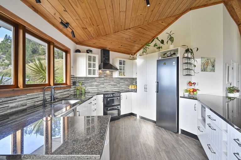 Photo of property in 800 Maraetotara Road, Maraetotara, Havelock North, 4294