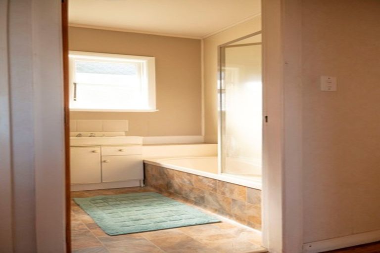 Photo of property in 43 Tannadyce Street, Strathmore Park, Wellington, 6022