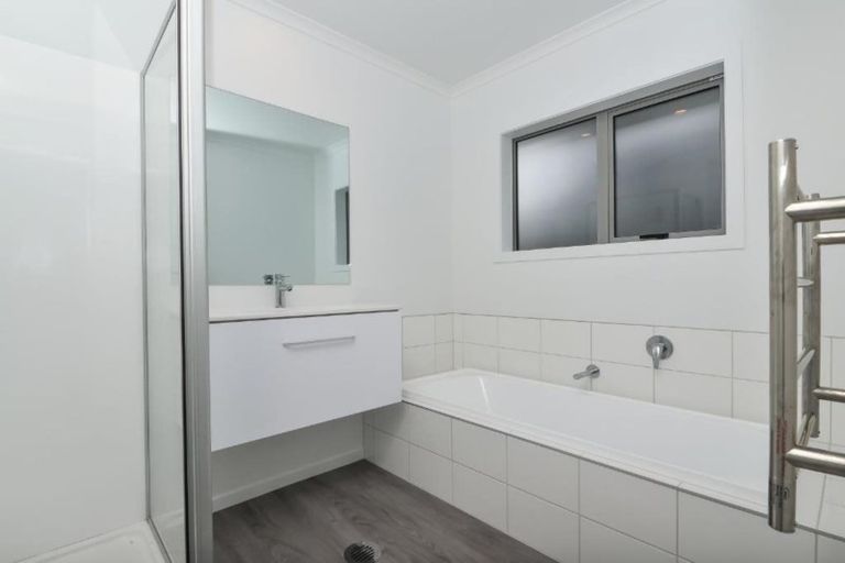 Photo of property in 4/56 Sandwich Road, Saint Andrews, Hamilton, 3200