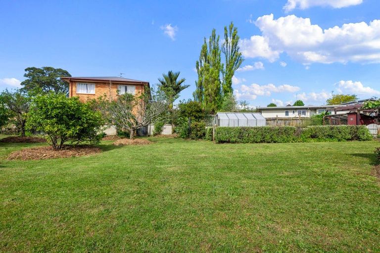 Photo of property in 25 Felgrove Street, Glendene, Auckland, 0602