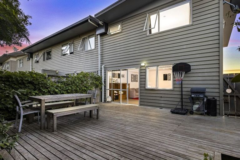 Photo of property in 8/45a Swanson Road, Henderson, Auckland, 0610