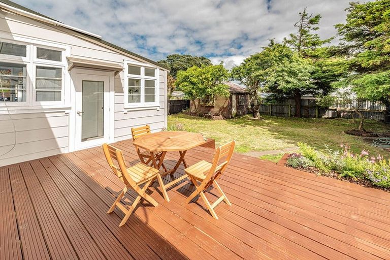 Photo of property in 2 Alma Road, Gonville, Whanganui, 4501