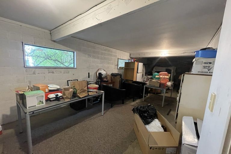 Photo of property in 1/72 Derwent Street, Island Bay, Wellington, 6023