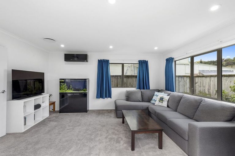 Photo of property in 12 Cambridge Street, Tawa, Wellington, 5028