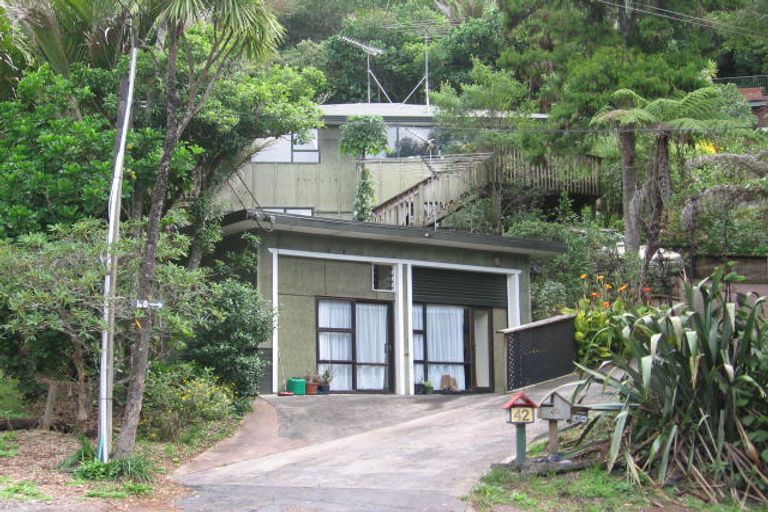 Photo of property in 42 Wood Bay Road, Titirangi, Auckland, 0604