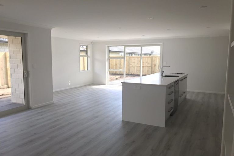 Photo of property in 37 Piata Street, Papamoa Beach, Papamoa, 3118