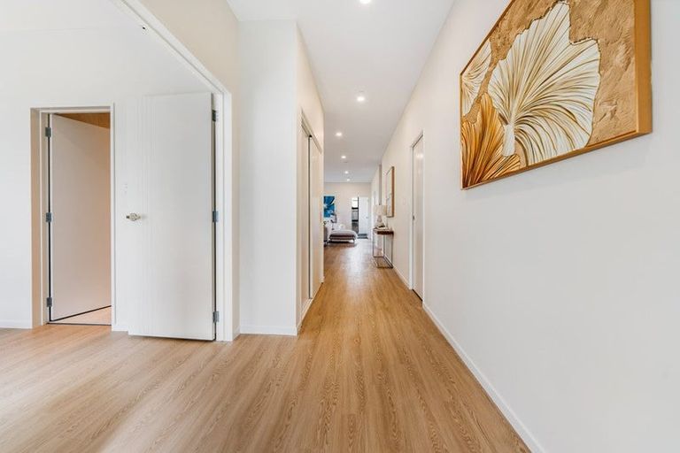 Photo of property in 32 Josh Road, Huapai, Kumeu, 0810