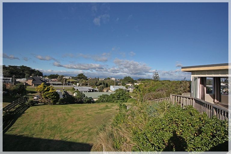 Photo of property in 31 Nelson Street, Foxton Beach, Foxton, 4815