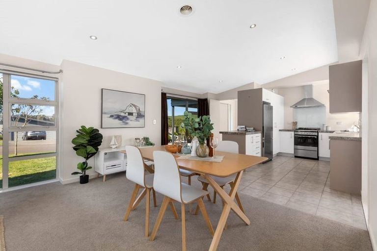 Photo of property in 18 Dusky Crescent, Aotea, Porirua, 5024