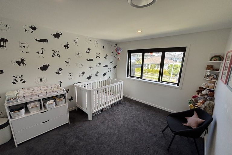 Photo of property in 17 Endurance Rise, Orewa, 0931