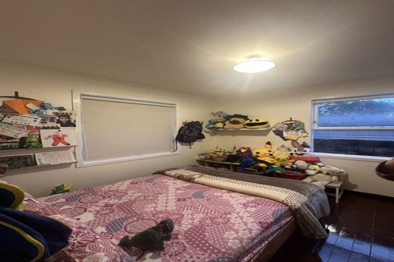 Photo of property in 27 Exminster Street, Blockhouse Bay, Auckland, 0600