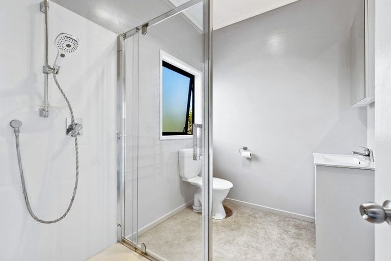 Photo of property in 50 Garton Drive, Massey, Auckland, 0614