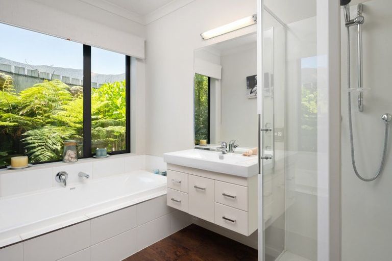 Photo of property in 14 Bell Bird Rise, Picton, 7220