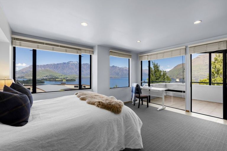 Photo of property in 1-3/1 Matakauri Place, Fernhill, Queenstown, 9300