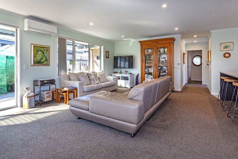 Photo of property in 80 Golden Shore Place, Coromandel, 3506