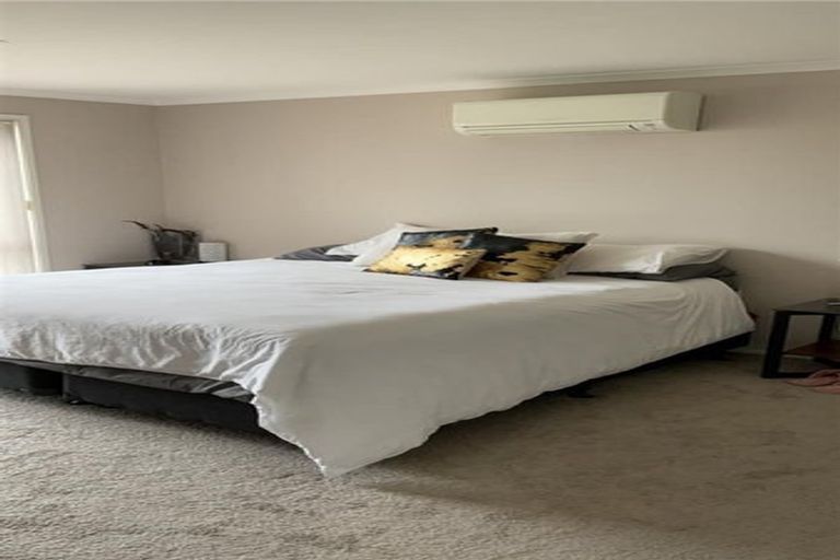 Photo of property in 4 Alloway Street, Westgate, Auckland, 0614