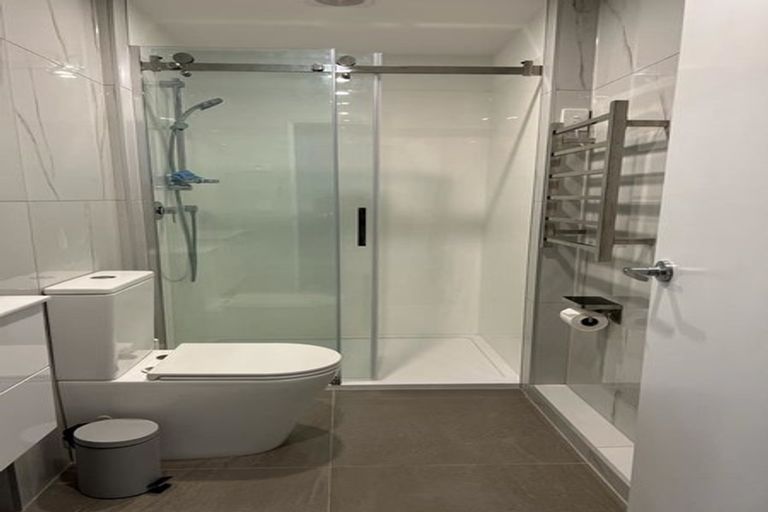 Photo of property in 11 Meadow Crescent, Te Atatu South, Auckland, 0602