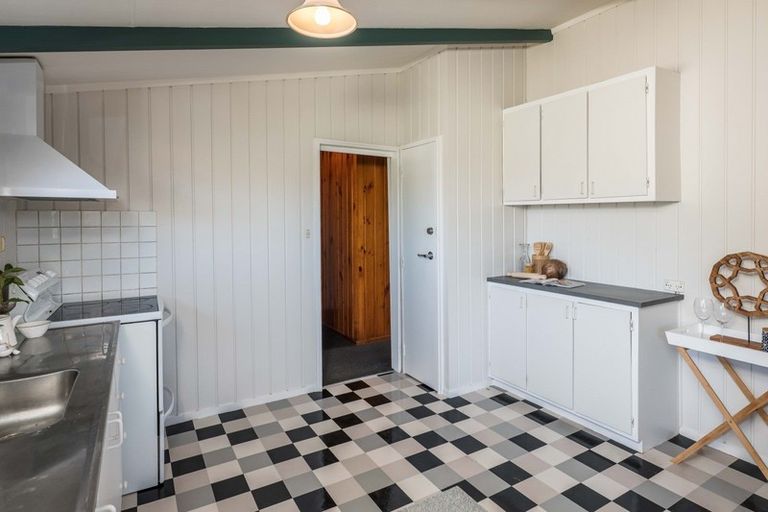 Photo of property in 117 Newlands Road, Newlands, Wellington, 6037