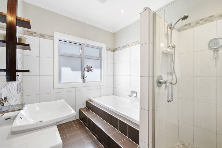 Photo of property in 5 Streatlam Crescent, Strathmore Park, Wellington, 6022