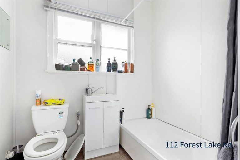 Photo of property in 116 Forest Lake Road, Forest Lake, Hamilton, 3200