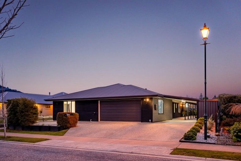 Photo of property in 18 Ash Avenue, Albert Town, Wanaka, 9305