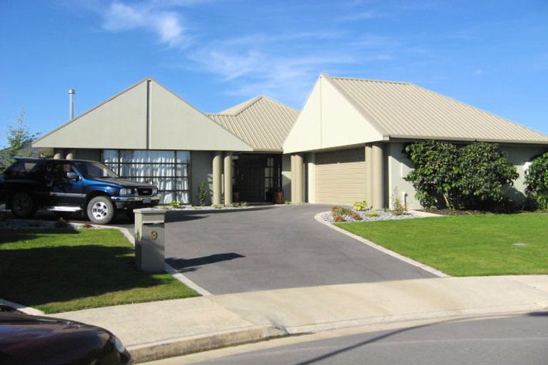 Photo of property in 9 Baltic Place, Northwood, Christchurch, 8051