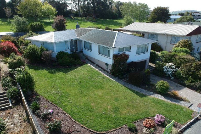 Photo of property in 14 Oxford Street, Holmes Hill, Oamaru, 9401