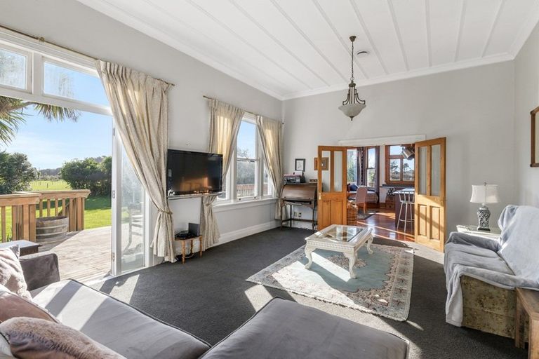 Photo of property in 98 Rangiuru Road, Otaki Beach, Otaki, 5512