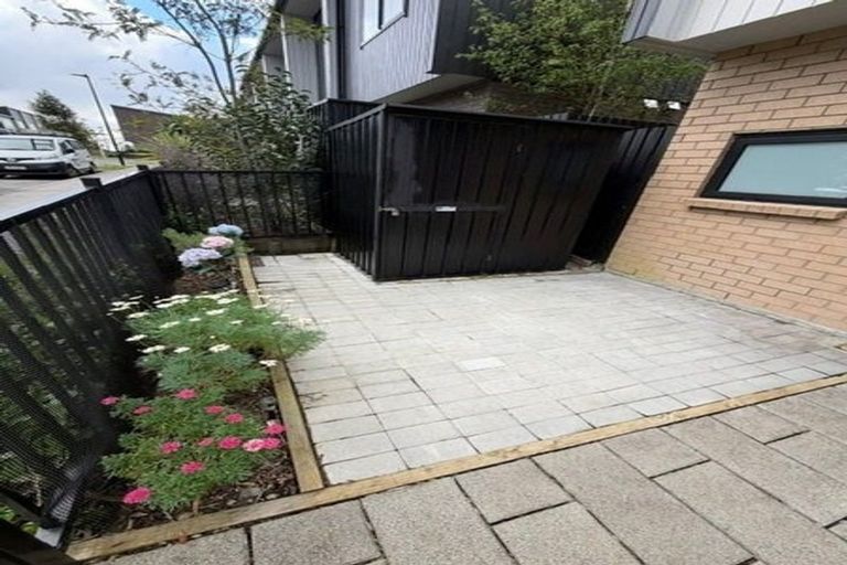 Photo of property in 14 Jabuka Street, Glen Eden, Auckland, 0602