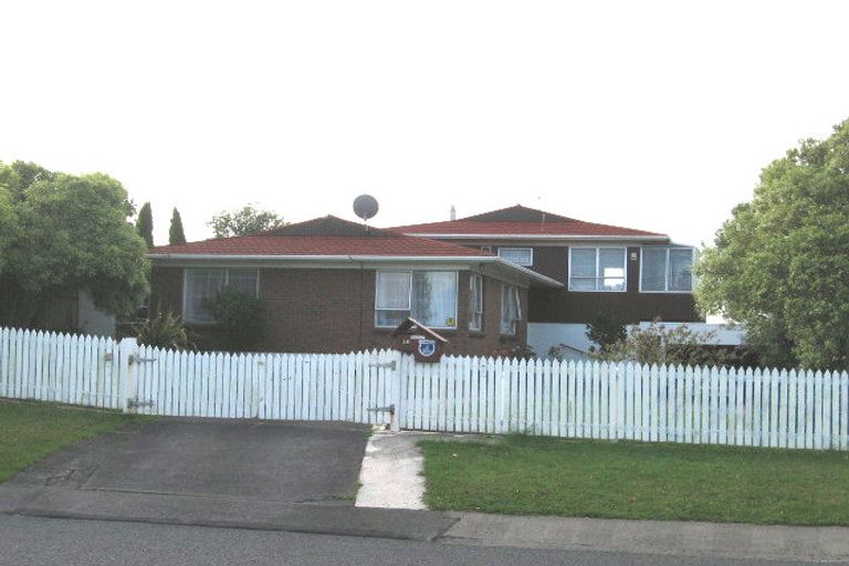 Photo of property in 16 Royal Road, Massey, Auckland, 0614
