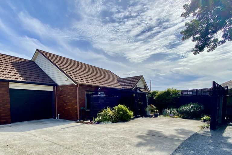 Photo of property in 2/87 Frankleigh Street, Somerfield, Christchurch, 8024