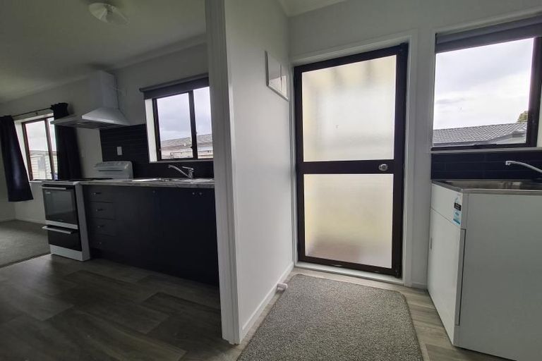 Photo of property in 1/22 Etherton Drive, Weymouth, Auckland, 2103