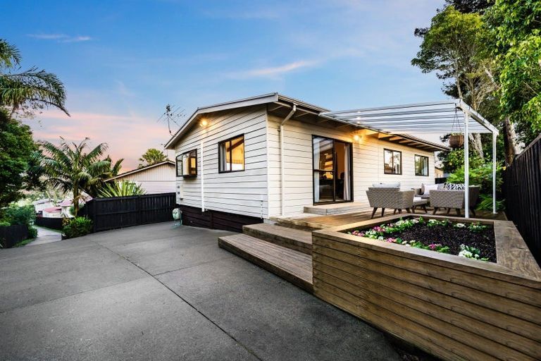 Photo of property in 38 Eyre Street, Henderson, Auckland, 0612
