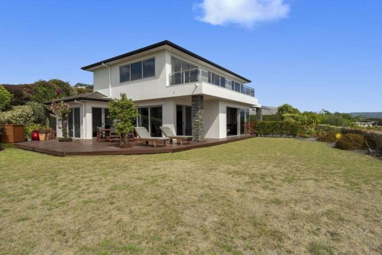 Photo of property in 17 Haden Place, Omokoroa, 3114