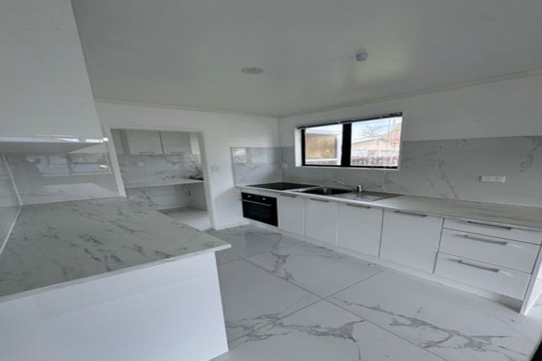 Photo of property in 1/83 Luanda Drive, Ranui, Auckland, 0612