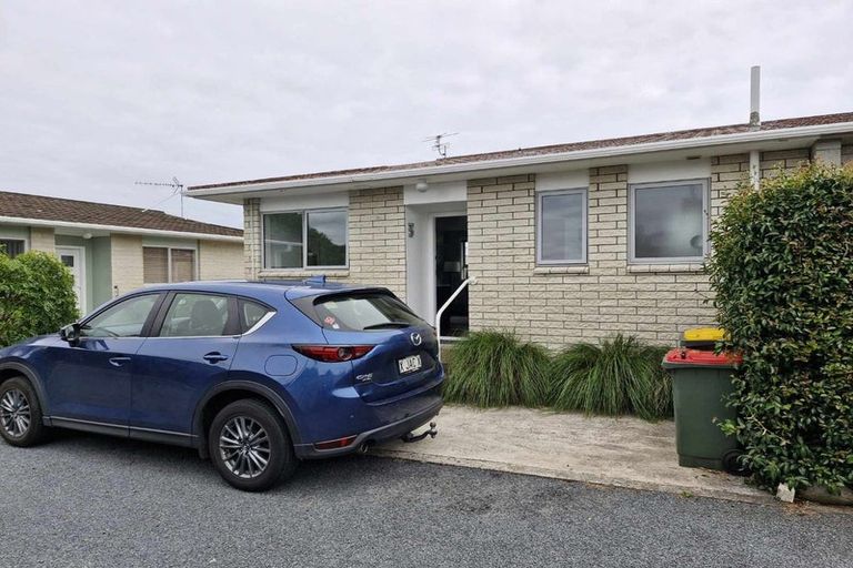 Photo of property in 3/50 Paynters Avenue, Strandon, New Plymouth, 4312