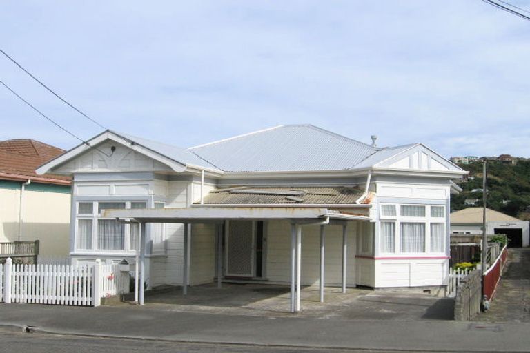 Photo of property in 96 Tiber Street, Island Bay, Wellington, 6023